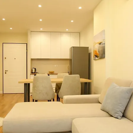 Hotel apartamentowy T2 City *