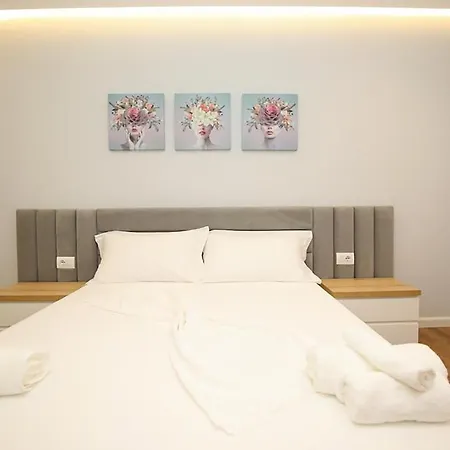 Hotel apartamentowy T2 City *